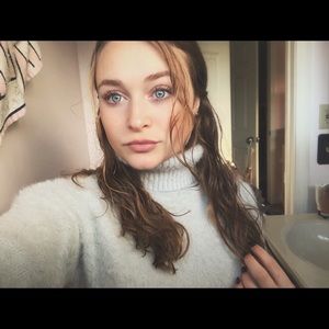 Meet your Posher, Dominique